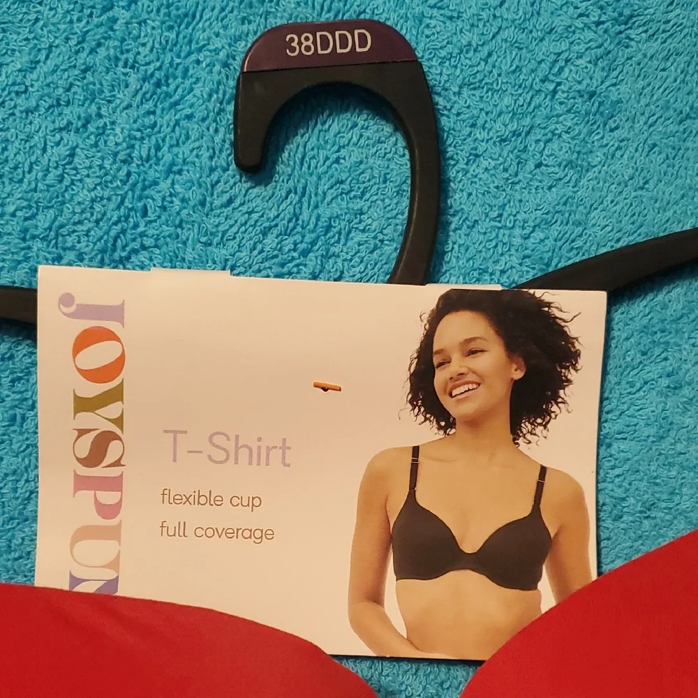 T-Shirt Seamless Bra in Red with Molded Cups